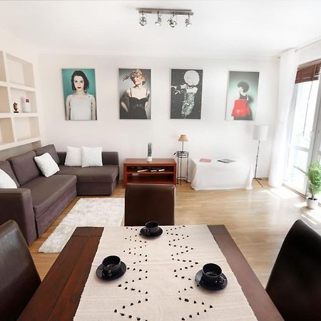 Cosy And Bright- Golden Apartments- Old Town วอร์ซอ ภายนอก รูปภาพ